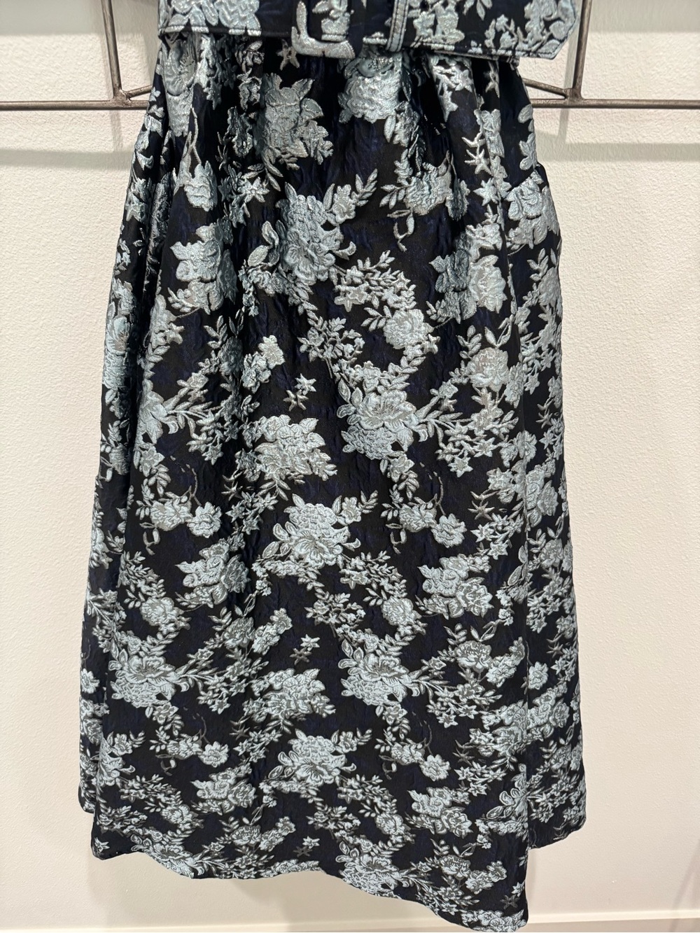 ANTONIO MELANI Black and Silver Floral Belted Midi Dress - Picture 5 of 5